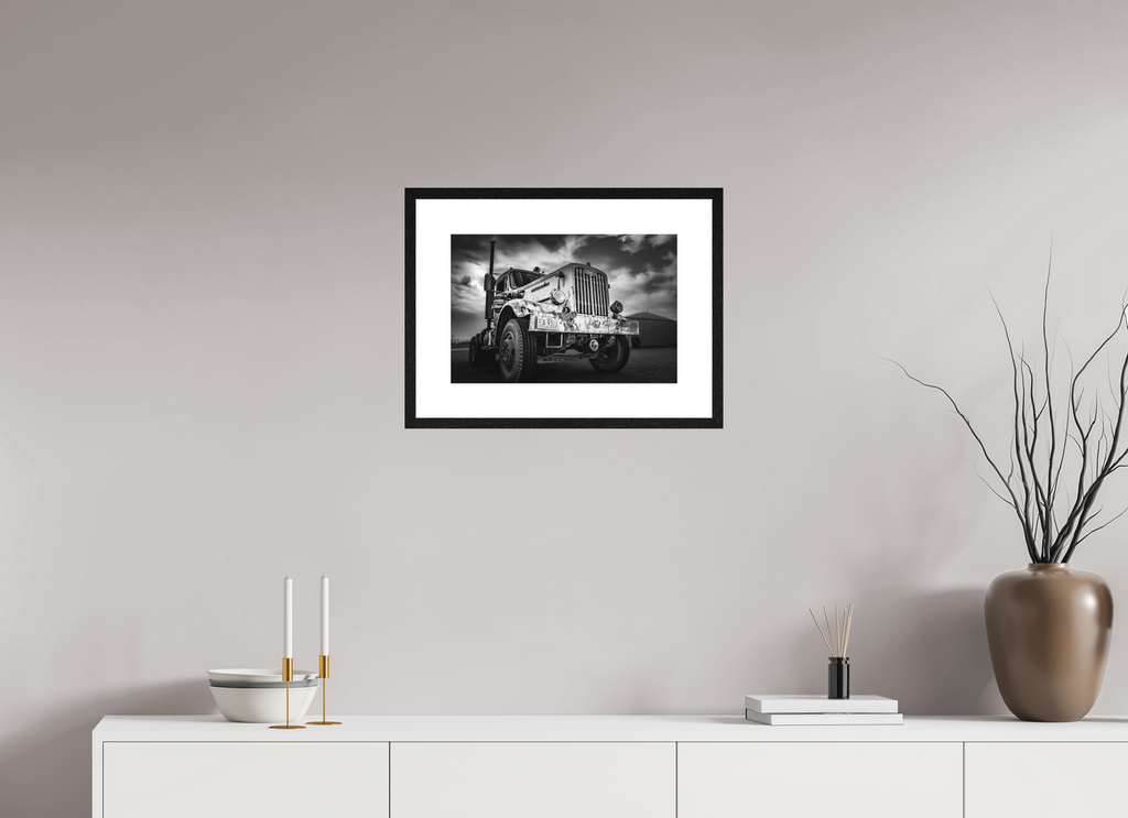 45 x 30 cm, Framed Passepartout (Hahnemühle Photo Rag Baryta) Vintage Semi NEW